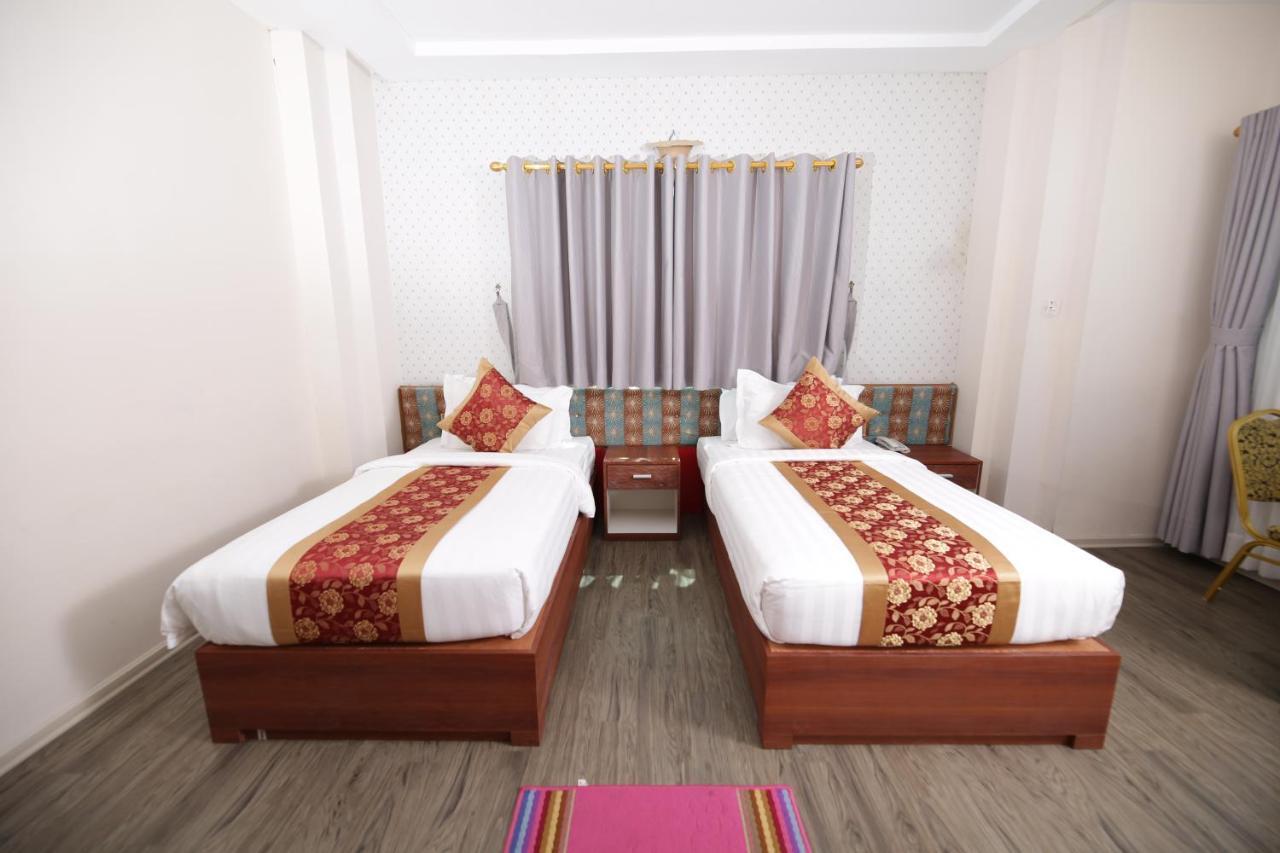 H Plus Hotel Yangon Exterior foto