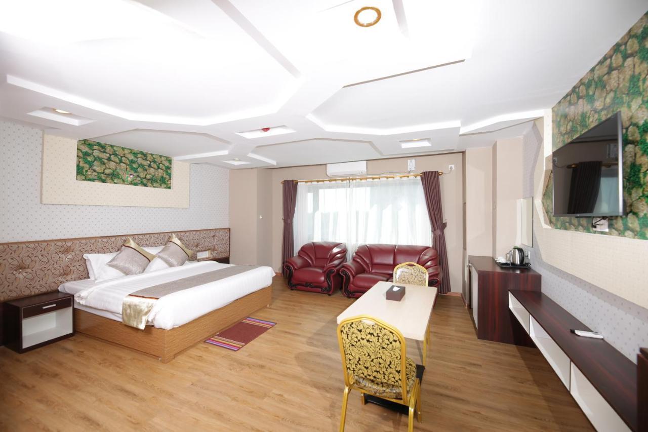 H Plus Hotel Yangon Exterior foto